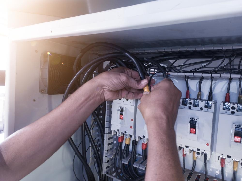 Circuit Breaker Replacement Services in Haltom City, TX